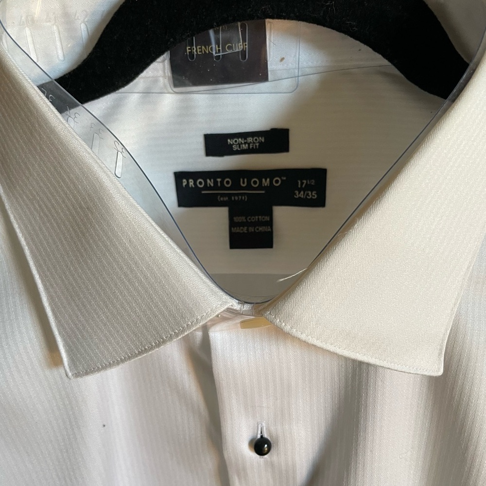 17 1/2 34/35 “New” Pronto Uomo White Dress Shirt with Textured Weave